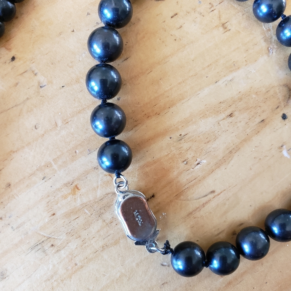 4 bracelets - Picture 2 of 2